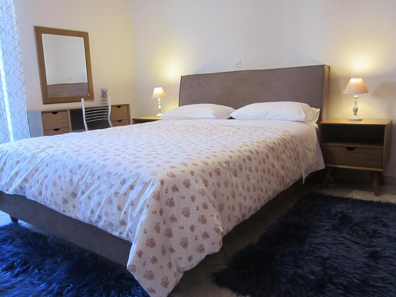 Blue Yard Apartments Kalamata Extérieur photo