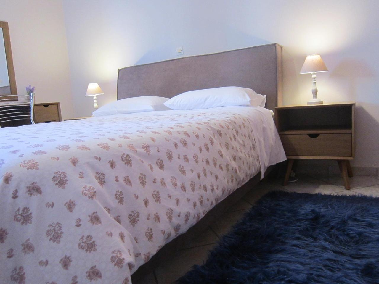 Blue Yard Apartments Kalamata Extérieur photo