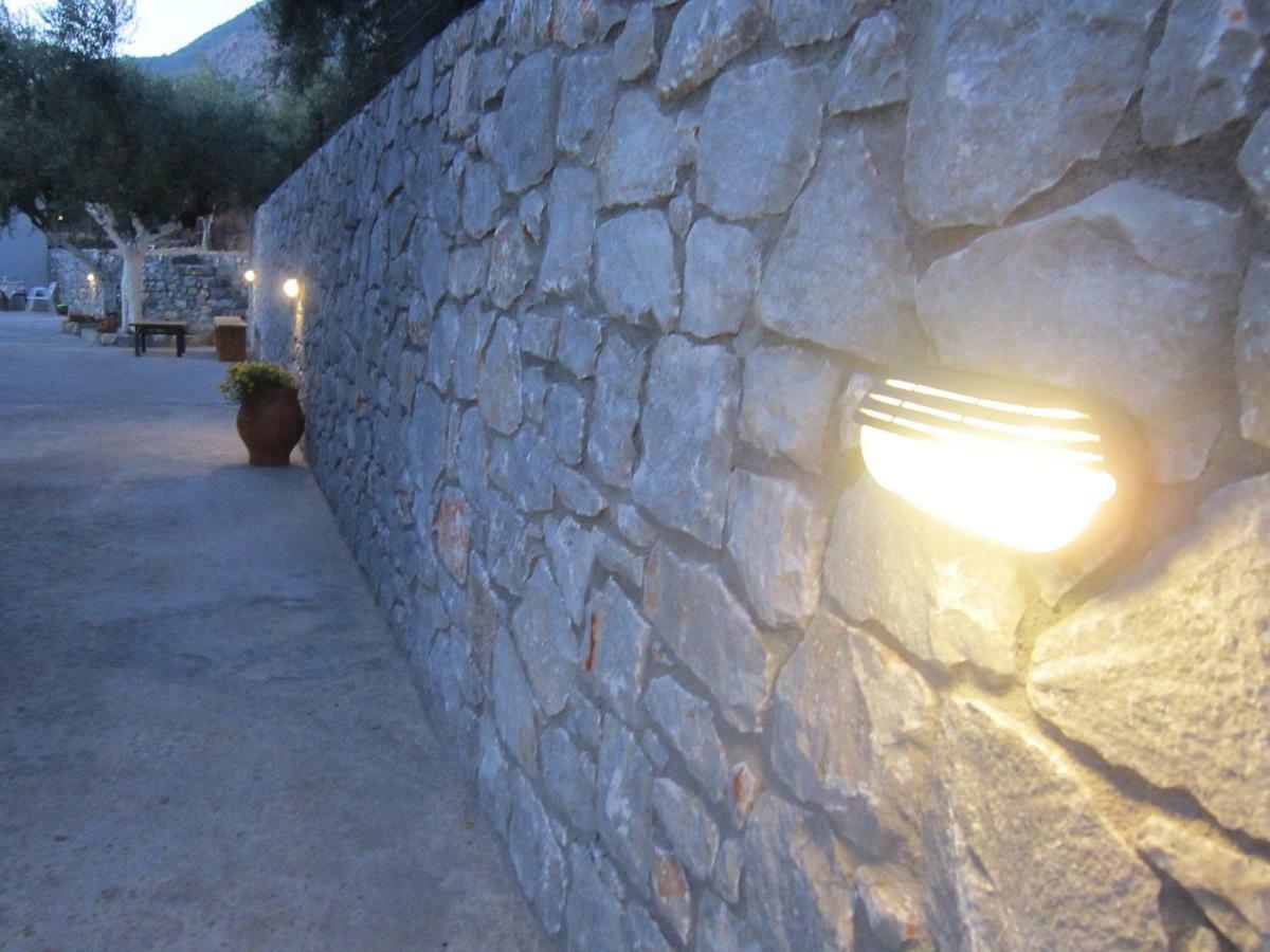 Blue Yard Apartments Kalamata Extérieur photo