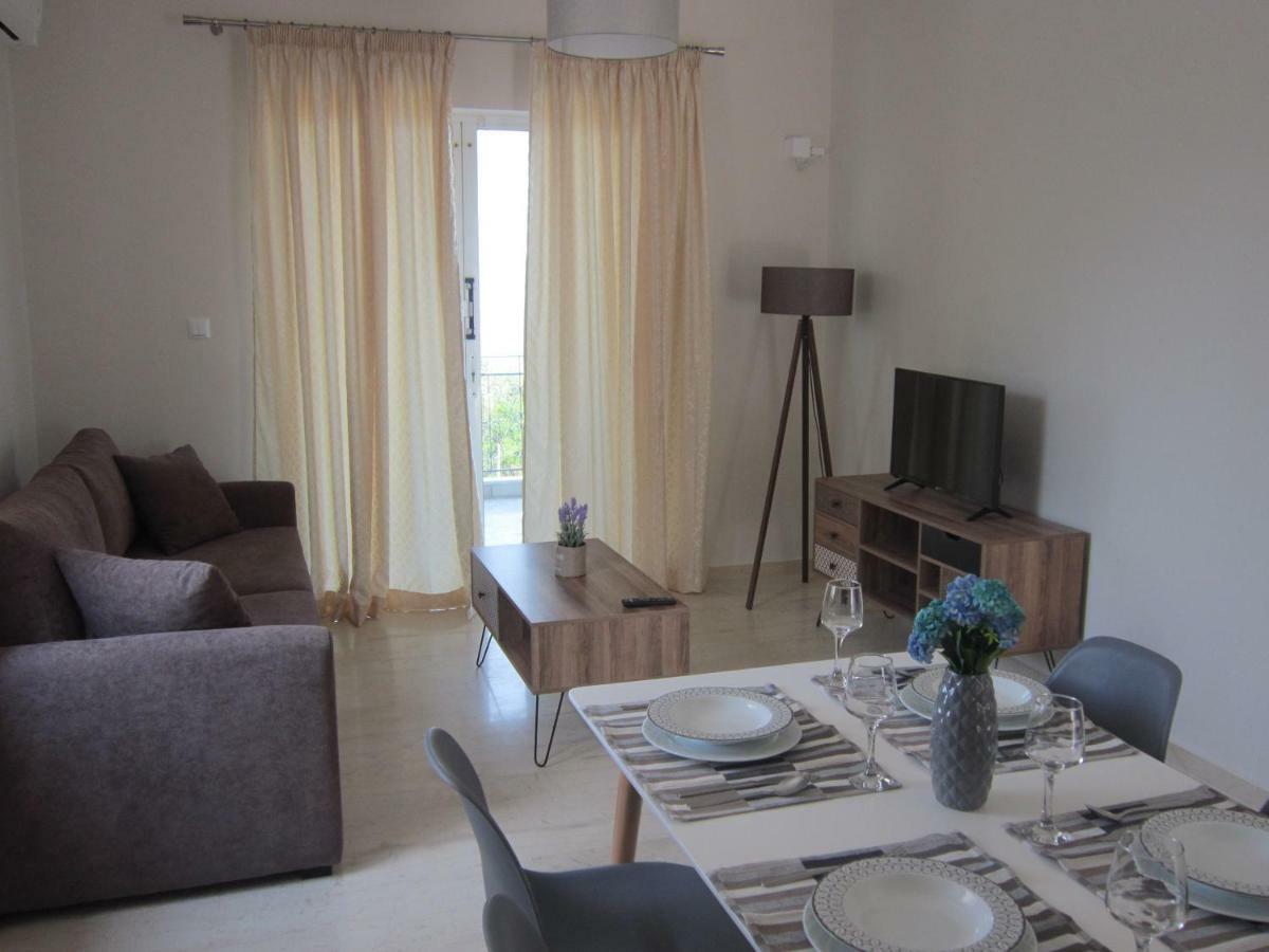 Blue Yard Apartments Kalamata Extérieur photo