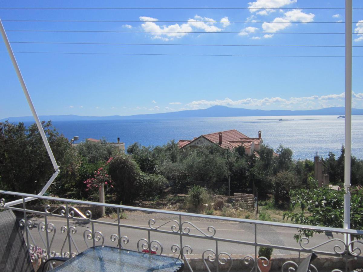 Blue Yard Apartments Kalamata Extérieur photo